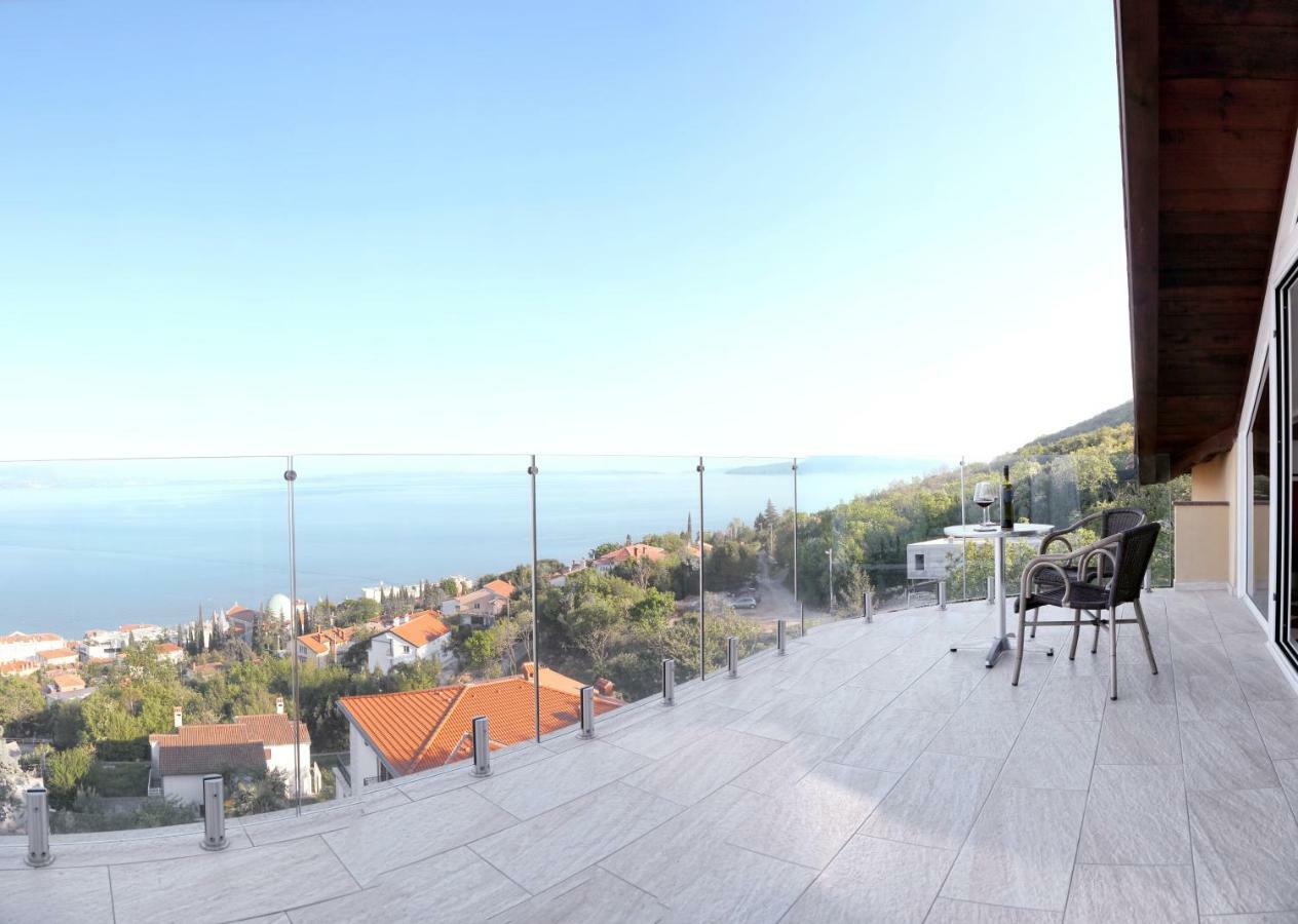 Apartment Birds View Opatija Bagian luar foto